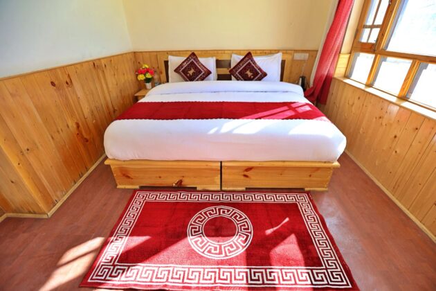 Deluxe Room - Image 2