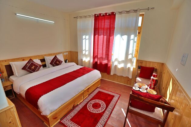 Deluxe Room - Image 6